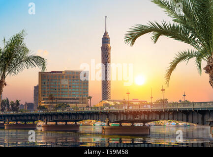 Nil und Kairo Panorama am Abend. Ägypten Stockfoto