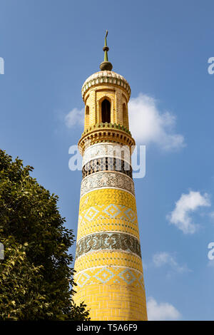 Kashgar, Xinjiang, China: ein Minarett der Id kah-Moschee, die bekanntesten Attraktionen in Kashgar antiken Stadt. Im Jahre 1442 erbaut, ist die größte Moschee Stockfoto