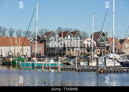Häuser und Hafen historische Fischerdorf Urk in den Niederlanden Stockfoto