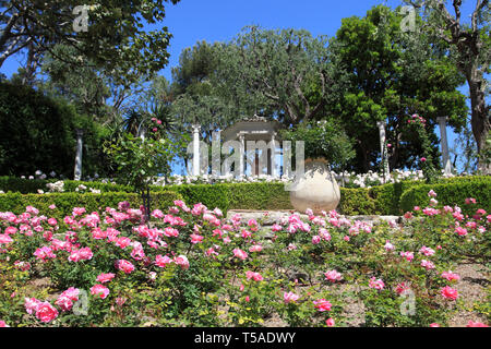 Rose Garden, die Villa Ephrussi de Rothschild, Saint Jean Cap Ferrat, Cote d'Azur, Côte d'Azur, Alpes-Maritimes, Frankreich, Europa Stockfoto