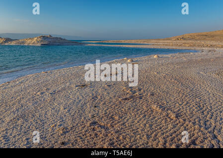 Ufer des Toten Meeres in Jordanien Stockfoto