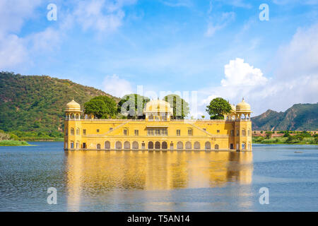 Jal Mahal (Wasser Palace) im Menschen Sagar See Stockfoto