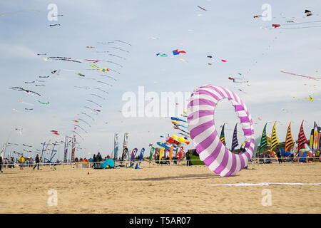 Cervia, Italien - 21/04/2019 Artevento2019, Drachen Festival am Strand. Emilia Romagna Stockfoto