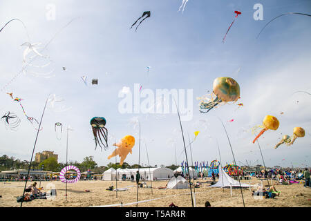 Cervia, Italien - 21/04/2019 Artevento2019, Drachen Festival am Strand. Emilia Romagna Stockfoto