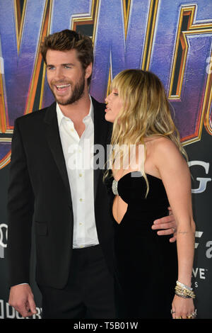 Liam Hemsworth Miley Cyrus. Marvel Studios Avengers Endgame Los Angeles Premiere im Los Angeles Convention Center. Foto Birdie Thompson AdMedia Sipa USA Stockfotografie Alamy