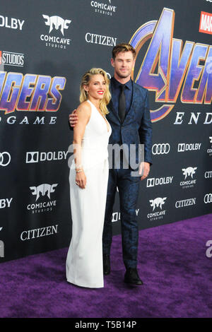 Los Angeles, Kalifornien, USA, 22. April 2019 Schauspielerin Elsa Pataky und Ehemann Schauspieler Chris Hemsworth nehmen an der Weltpremiere von "Marvel Studios" Avengers: Endgame' am 22. April 2019 im Los Angeles Convention Center in Los Angeles, Kalifornien, USA. Foto von Barry King/Alamy leben Nachrichten Stockfoto