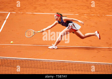 Stuttgart, Deutschland. 23 Apr, 2019. Jelena OSTAPENKO (LAT in Aktion in ihrem Match gegen Anastasija Sevastova (LAT) an der Tennis Grand Prix Porsche Ladies WTA in Stuttgart, 23. April 2019. Credit: Peter Schatz/Alamy leben Nachrichten Stockfoto