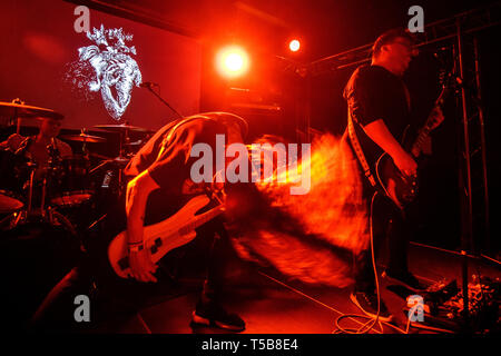 Niederlande, Tilburg - 12. April 2019. Die britischen Metal Band Beschwörer führt ein Live Konzert während der niederländischen Metal Festival Roadburn Festival 2019 in Tilburg. (Foto: Gonzales Foto - Peter Troest). Stockfoto