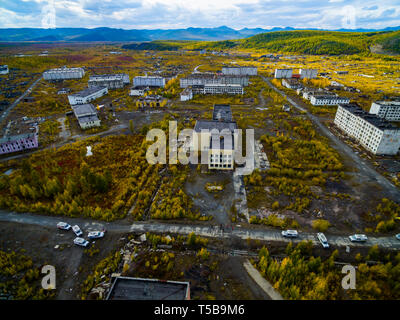 Luftaufnahme der Geisterstadt Kadykchan, Kolyma, Gebiet Magadan Stockfoto