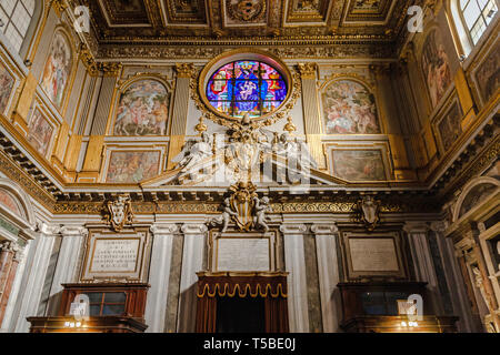 Das Innere der Basilika Papale di Santa Maria Maggiore, Stockfoto