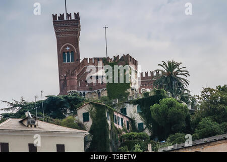 Das Castello D'Albertis, oder D'Albertis Burg ist eine historische Residenz in Genua Stockfoto