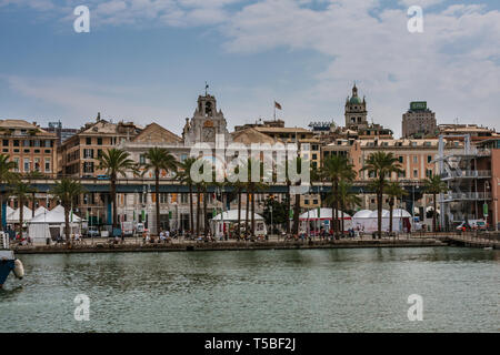 Der Alte Hafen Promenade und Palazzo San Giorgio, Genua Stockfoto