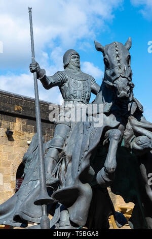 Statue von Harry Hotspur (Sir Henry Percy) in Alnwick Castle in Northumberland, England, Großbritannien Stockfoto