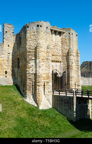 Eingang Torhaus in Warkworth Castle, Warkworth, Northumberland, England, Großbritannien Stockfoto