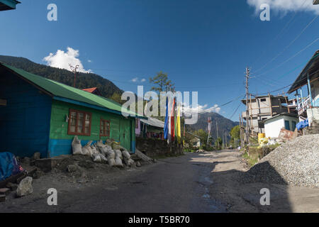 Bunten Straßen os Lachung Dorf in der Nähe von Yumthang Tal, Sikkim, Indien Stockfoto