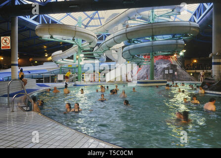 Hallenbad im Butlins Funcoast Welt, Skegness, England, UK. Ca. 80er Stockfoto