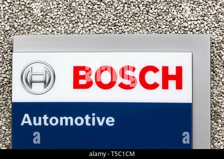 Skejby, Dänemark - 10. Mai 2018: Bosch Automotive Logo auf eine Wand. Bosch Car Service Garagen bieten Fahrzeug Wartung, Reparatur und Diagnose Stockfoto