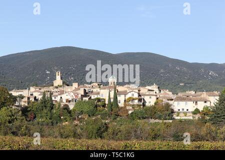 Blick auf das Dorf von Avignon in der Provence, Frankreich Stockfoto