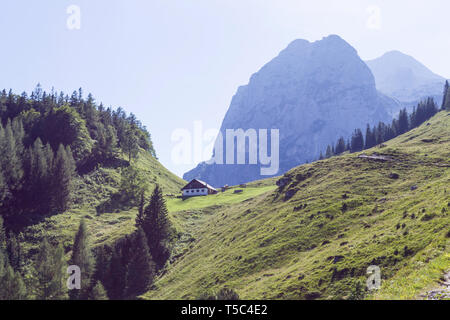 Wanderung von Bindalm zur Halsalm und zurück zum Hintersee. Stockfoto