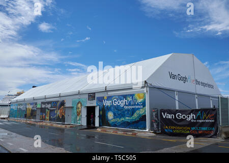 Van Gogh am Leben zu erhalten. Mobile Multimedia Ausstellung. Hafen von Málaga, Andalusien, Spanien. Stockfoto