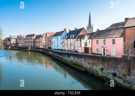 Fluss Wensum am Kai, Norwich, Norfolk, Großbritannien. Stockfoto