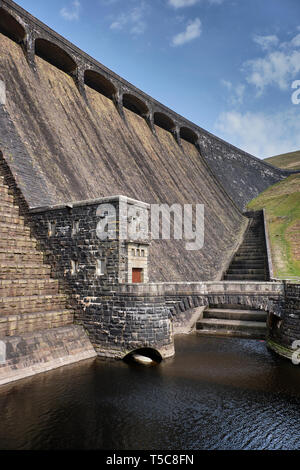 Claerwen Damm am Elan Valley, Powys, Wales Stockfoto