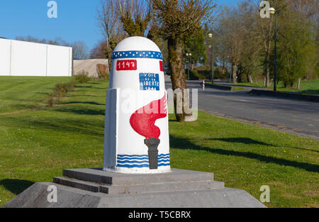 Bastogne, Belgien, 20. April 2019 Meilenstein der Befreiung Route' voie de la Liberte 1944", die in St. Mere Eglise begann, was war die erste Stadt, die Stockfoto