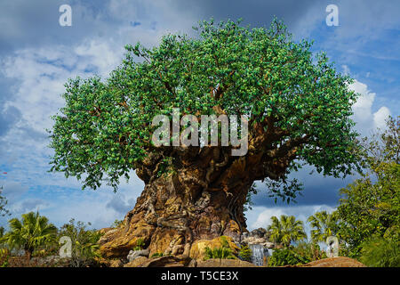 Orlando, FL/USA - 02/09/18: Walt Disney World Animal Kingdom Baum des Lebens auf einem hellen, sonnigen Tag. Stockfoto