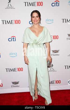 New York, USA. 23 Apr, 2019. NEW YORK, NEW YORK - 23. April: Sophia Bush besucht die Zeit 100 Gala 2019 Lobby Ankünfte am Jazz at Lincoln Center am 23. April 2019 in New York City. Foto: Frau Holz/imageSPACE Credit: Imagespace/Alamy leben Nachrichten Stockfoto