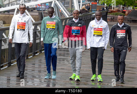 London, Großbritannien. 24. Apr 2019. Virgin Money London Marathon Photocall Credit: Ian Davidson/Alamy leben Nachrichten Stockfoto