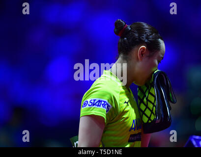 Budapest. 24 Apr, 2019. Ito Mima von Japan reagiert während singles Runde der Frauen von 32 Match zwischen Sun Yingsha von China und Ito Mima Japans in 2019 ITTF World Tischtennis-WM in Budapest, Ungarn am 24. April 2019. Credit: Lu Yang/Xinhua/Alamy leben Nachrichten Stockfoto