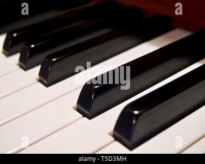 In der Nähe der Tastatur eines akustischen klassisches Klavier. Stockfoto