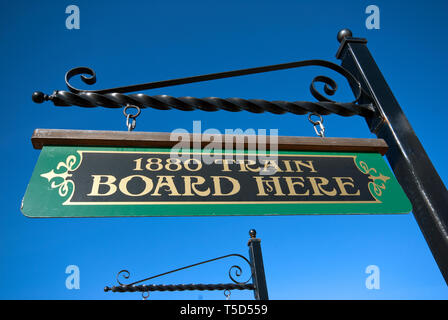 Unterschreiben Sie bei Black Hills Central Railroad 1880 Zug, Hügel, Stadt, Grafschaft Pennington, South Dakota, USA Stockfoto