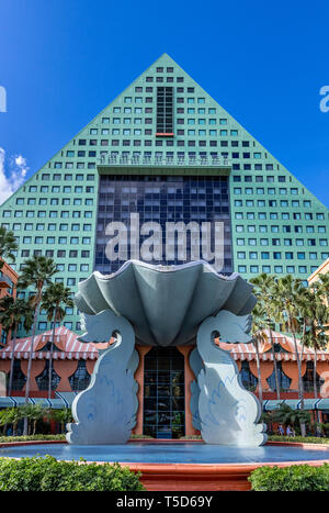 Das Walt Disney World Dolphin ist ein Resort Hotel von Architekt Michael Graves, Bay Beach, Florida, USA entwickelt. Stockfoto