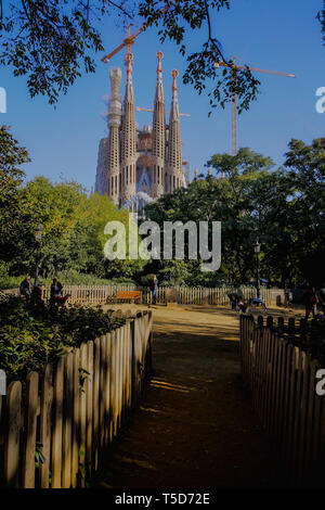 Barcelona, Spanien Dezember 14, 2017 erlösende Tempel der Heiligen Familie Sagrada am sonnigen Tag, Schuß aus kurzer Entfernung. Stockfoto