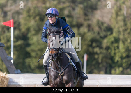 Burnham Market International Horse Trials, Burnham Market, Norfolk, England, 13. April 2019. Zara Tindall und ihrem Pferd Gladstone nehmen Sie Teil an den Stockfoto