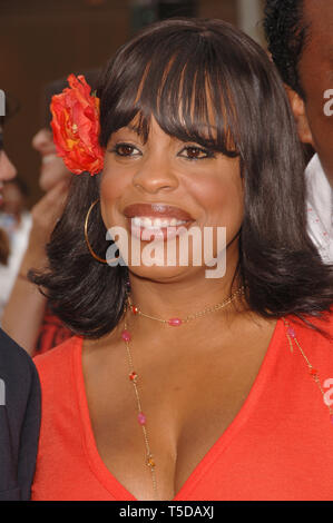 LOS ANGELES, Ca. 17. Juli 2006: Schauspielerin NIECY NASH am Los Angeles Premiere von 'Monster House'. © 2006 Paul Smith/Featureflash Stockfoto