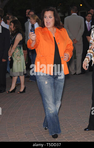 LOS ANGELES, Ca. 25. August 2006: Komödiantin Rosie O'Donnell an der Jahreszeit vier Premiere Screening für die TV-Serie "Nip/Tuck" bei Paramount Studios, Hollywood. © 2006 Paul Smith/Featureflash Stockfoto