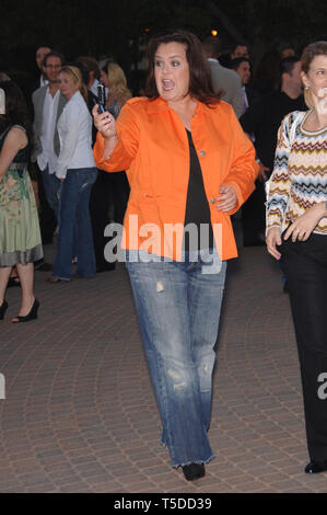 LOS ANGELES, Ca. 25. August 2006: Komödiantin Rosie O'Donnell an der Jahreszeit vier Premiere Screening für die TV-Serie "Nip/Tuck" bei Paramount Studios, Hollywood. © 2006 Paul Smith/Featureflash Stockfoto
