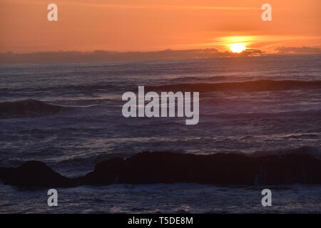 Oregon Coast Sonnenuntergang in der Reihenfolge von gleichen Aussichtspunkt Stockfoto