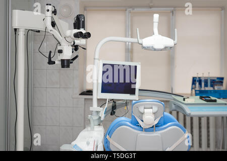 Zahnarzt. Moderne zahnmedizinische Kabinett. Zahnmedizinische Instrumente und Werkzeuge in der modernen Klinik, professionelle Zahnheilkunde Stuhl warten, von kieferorthopäden verwendet werden Stockfoto
