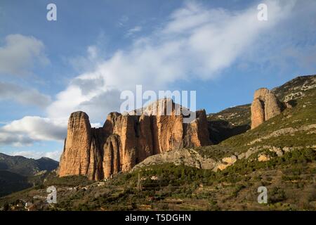 Riglos Berge, bekannt als Mallos de Riglos, Riglos, Provinz Huesca, Aragon, Spanien. Stockfoto