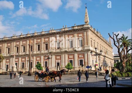 Die Archivo General de Indias (Allgemeines Archiv der Indies) in Sevilla, Spanien am 1. April 2019. Stockfoto