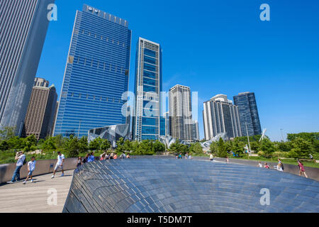BP Fußgängerbrücke vom Architekten Frank Gehry im Millennium Park in der Innenstadt von Chicago Stockfoto