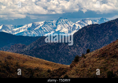 Die Royal Gorge von Colorado und den Arkansas River mit der Sangre de Cristo Bergkette im Hintergrund Stockfoto