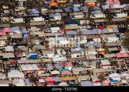 Luftaufnahme, Zelt Dächer auf dem Flohmarkt, Stände, Gelsenkirchen, Ruhrgebiet, Nordrhein-Westfalen, Deutschland Stockfoto