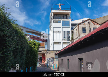 Skulptur in LX Factory - ehemalige Industrieareal in Lissabon, Portugal Stockfoto