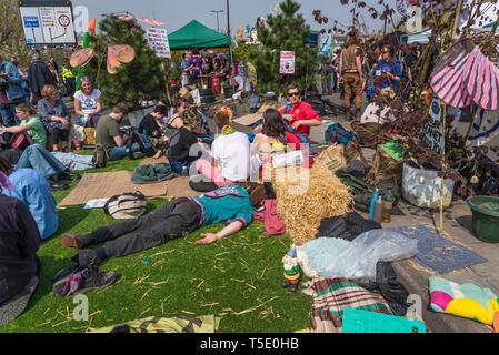 Aussterben Rebellion Protest auf der Waterloo Bridge, London, UK Stockfoto