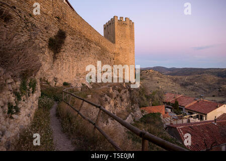 Die Wände von Morella in Els Ports bei Sonnenuntergang, Spanien Stockfoto