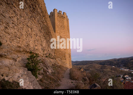 Die Wände von Morella in Els Ports bei Sonnenuntergang, Spanien Stockfoto